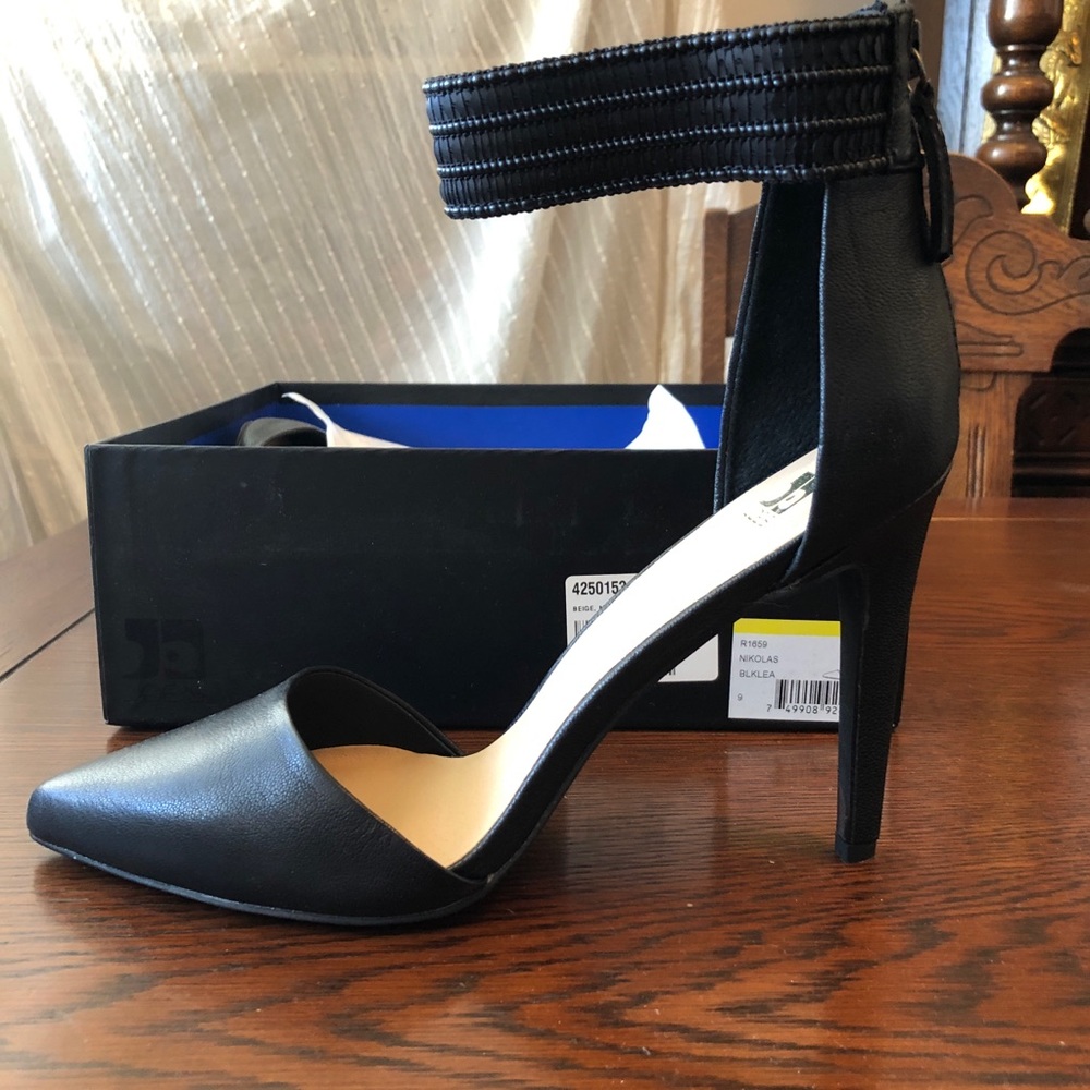 Joe’s Jeans Leather pumps with ankle strap NIB
